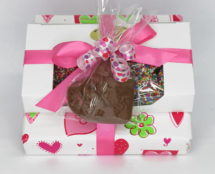 1/2lb VALENTINE PYRAMID W/1oz HEART